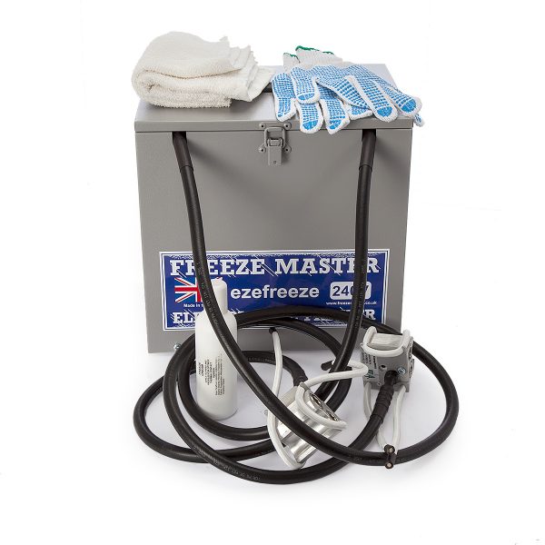 Pipe clearance freezing kit
